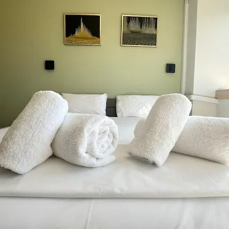 Liberty Luxury Bythesbnb Apartment